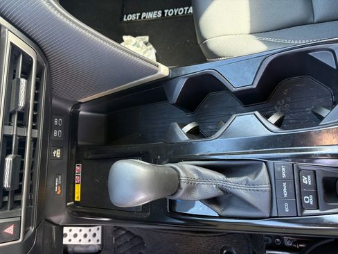Used 2026 Toyota Camry SE w/ Convenience Package FWD image 20