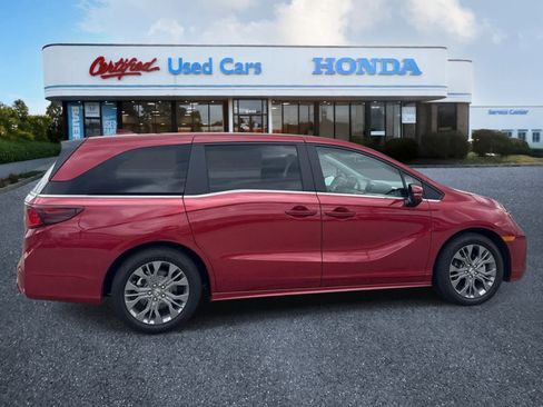 Used 2026 Honda Odyssey Touring image 7