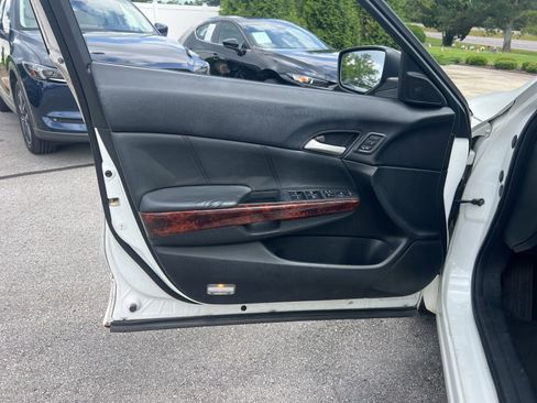 Used 2010 Honda Crosstour EX-L image 21