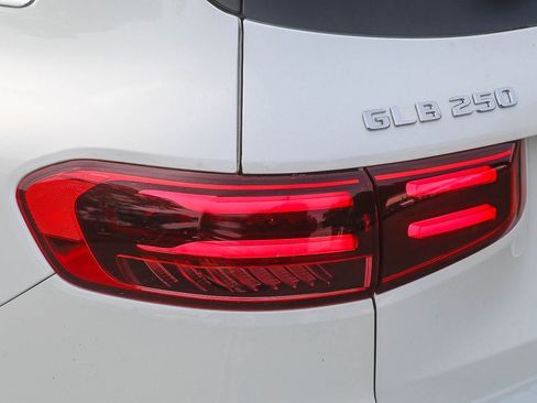 New 2026 Mercedes-Benz GLB 250 4MATIC image 8