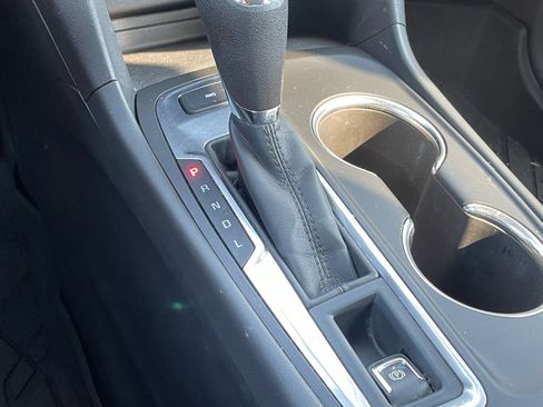 Used 2021 Chevrolet Equinox LT image 16