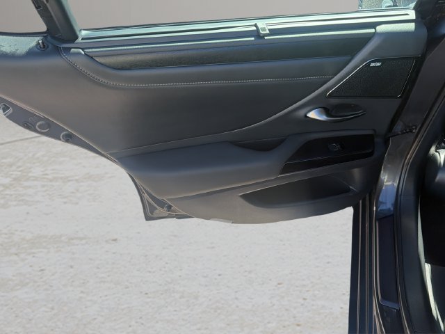 Used 2024 Lexus ES 300h Ultra Luxury w/ Accessory Package (Z2) FWD image 13