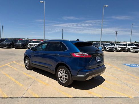 Certified 2023 Ford Edge SEL w/ Convenience Package AWD/4WD image 5