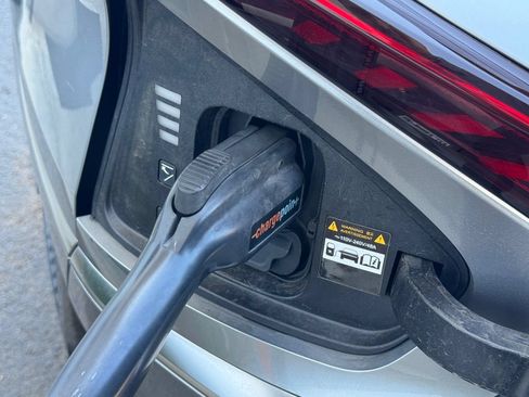 Used 2023 Kia EV6 Wind RWD image 19