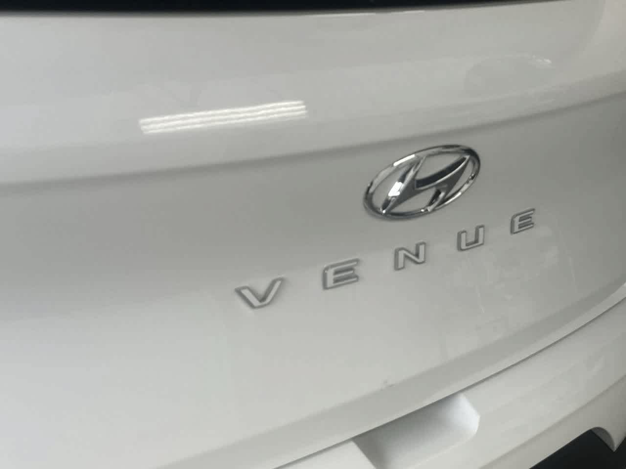 Used 2024 Hyundai Venue SEL FWD image 10
