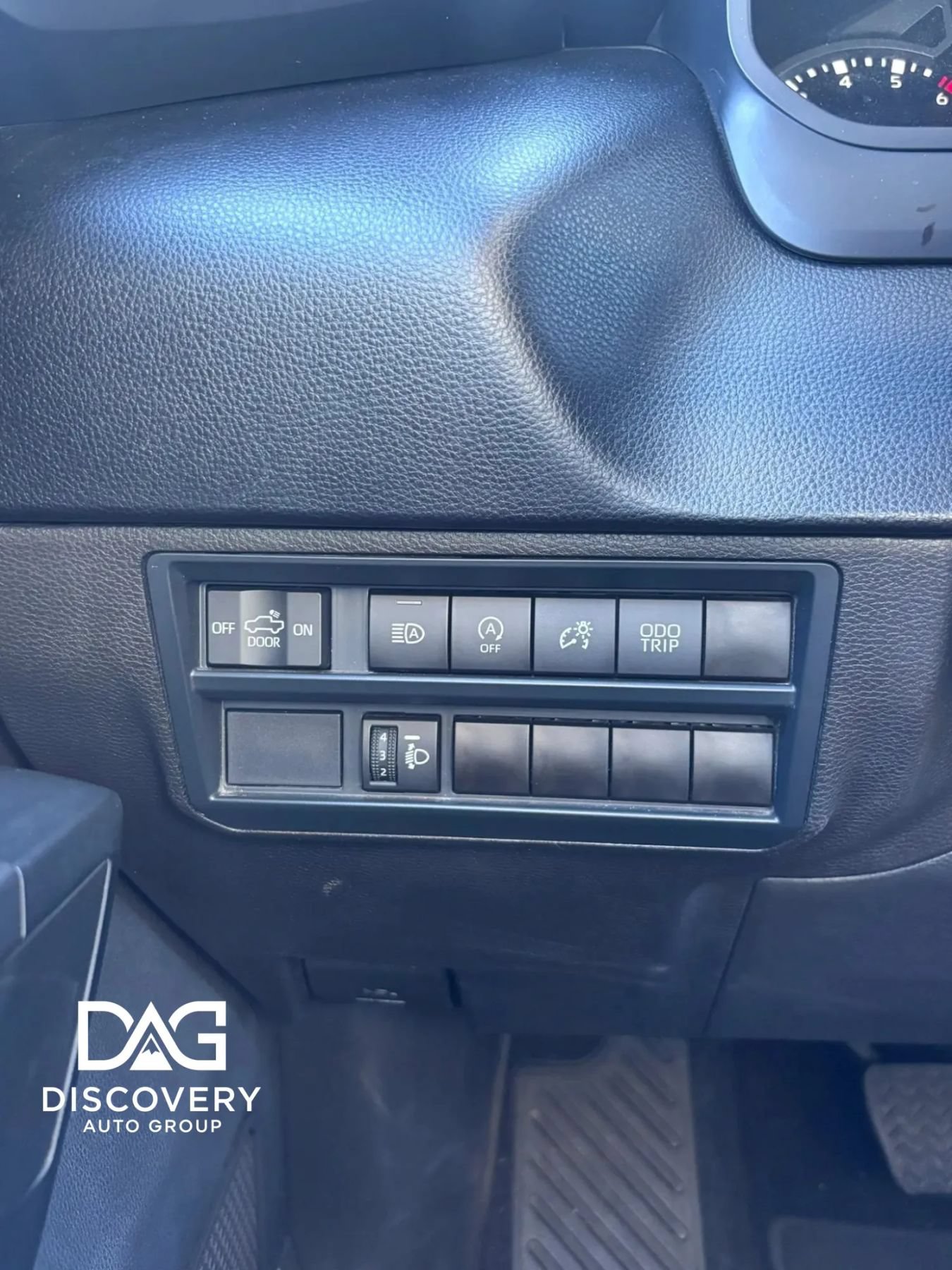 Used 2025 Toyota Tundra SR AWD/4WD image 13
