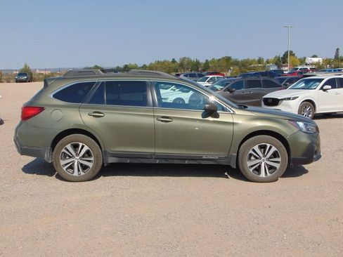 Used 2018 Subaru Outback 3.6R Limited AWD/4WD image 3