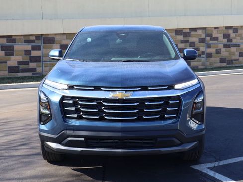 New 2026 Chevrolet Equinox LT w/ Convenience Package II image 2