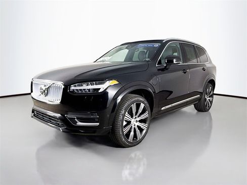 Certified 2024 Volvo XC90 T8 Plus image 3