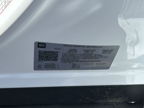 Used 2025 Chevrolet Traverse LT image 16