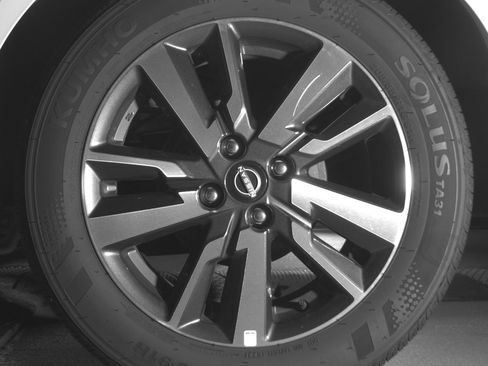 Used 2025 Nissan Versa SV image 14