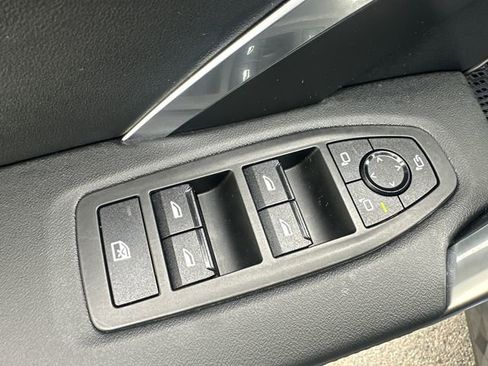 Used 2025 BMW X2 xDrive28i AWD/4WD image 25