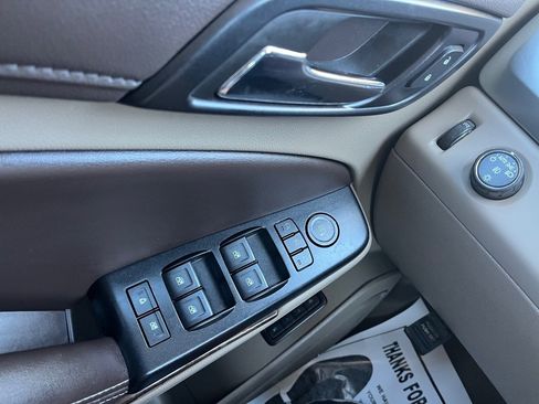 Used 2019 Chevrolet Suburban LT image 22