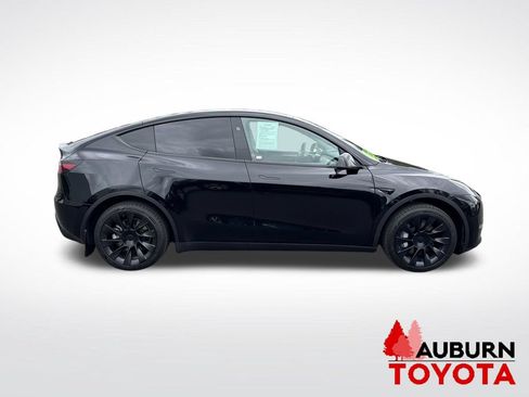 Used 2024 Tesla Model Y Long Range AWD/4WD image 8