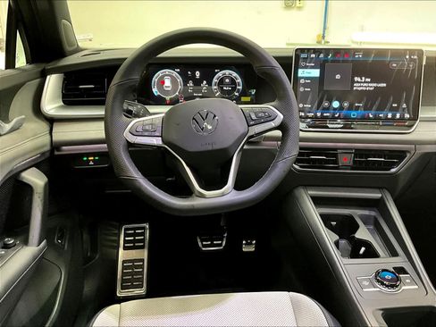 New 2026 Volkswagen Tiguan SE R-Line image 15