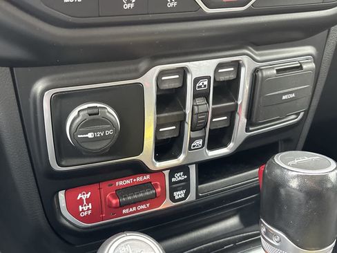 Used 2022 Jeep Gladiator Rubicon w/ LED Lighting Group AWD/4WD image 24