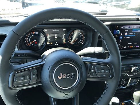 New 2026 Jeep Gladiator Sport AWD/4WD image 15