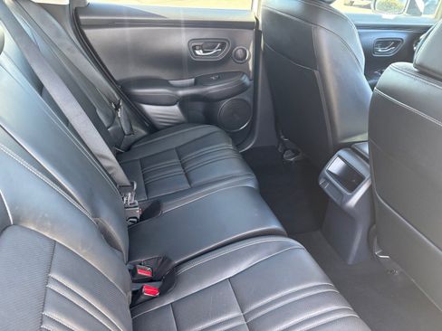 Used 2023 Honda HR-V EX-L image 16