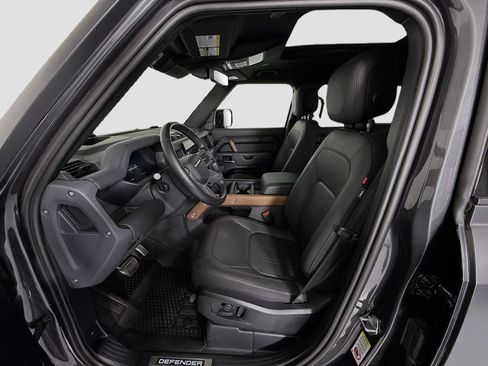 Used 2024 Land Rover Defender 110 X AWD/4WD image 19