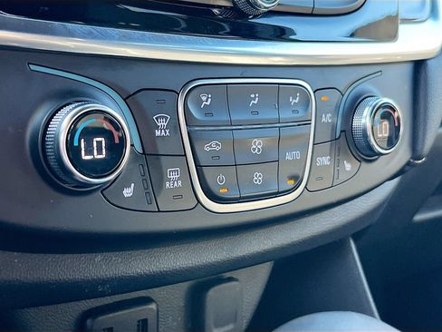 Used 2023 Chevrolet Traverse LT w/ LPO, Floor Liner Package AWD/4WD image 15