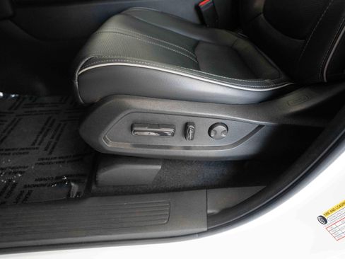 Used 2023 Honda Pilot Elite image 12