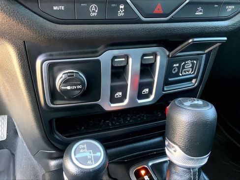 Used 2026 Jeep Wrangler Sport AWD/4WD image 27