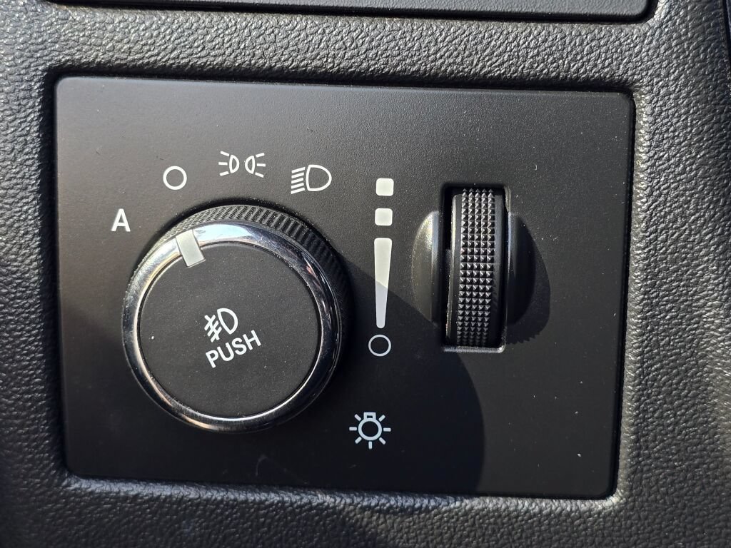 Used 2014 Dodge Challenger R/T RWD image 23