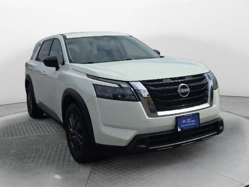 Used 2024 Nissan Pathfinder S AWD/4WD image 1