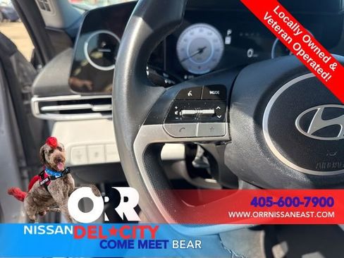 Used 2025 Hyundai Elantra Limited FWD image 17