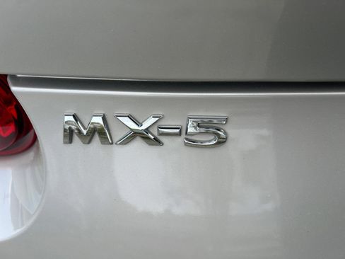 Used 2022 MAZDA MX-5 Miata Sport image 47