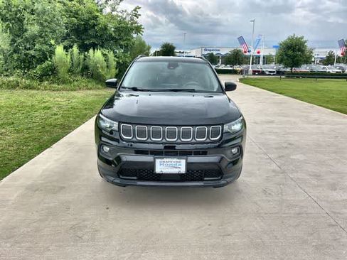 Used 2022 Jeep Compass Latitude FWD image 7