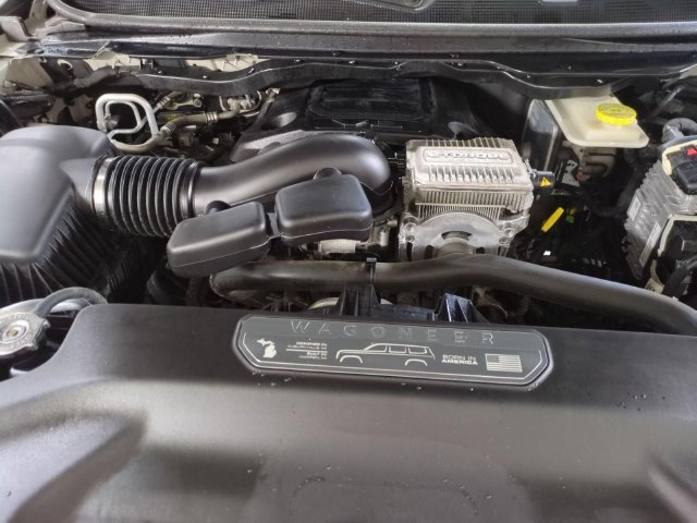 Used 2022 Jeep Wagoneer Series III AWD/4WD image 32