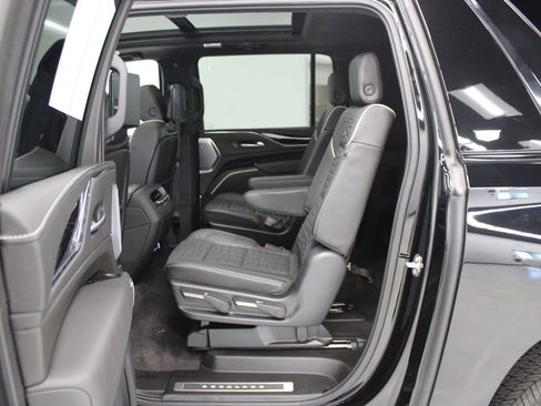Certified 2023 Cadillac Escalade ESV V image 53