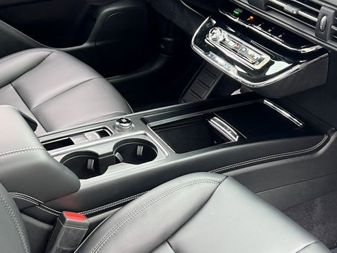 New 2026 Lincoln Corsair Premiere image 11