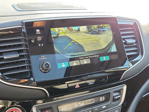 Certified 2022 Honda Pilot Touring image 17