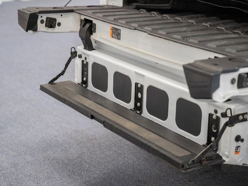 Used 2022 GMC Sierra 1500 Elevation w/ Preferred Package AWD/4WD image 11