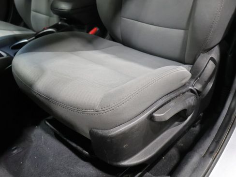 Used 2016 Hyundai Elantra SE FWD image 9
