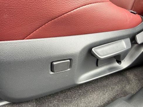 Certified 2025 Toyota 4Runner SR5 AWD/4WD image 13
