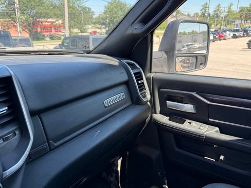 Used 2024 RAM 2500 Big Horn AWD/4WD image 24