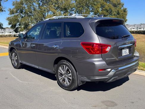 Used 2019 Nissan Pathfinder S image 10