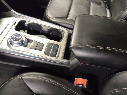 Used 2022 Ford Explorer XLT w/ Equipment Group 202A RWD image 26