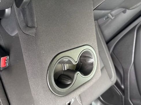 Used 2024 GMC Terrain SLE w/ Driver Convenience Package image 23