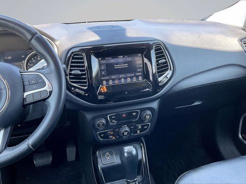 Used 2018 Jeep Compass Latitude w/ Popular Equipment Group FWD image 6