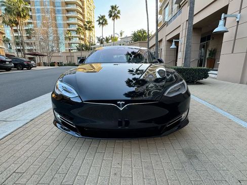 Used 2018 Tesla Model S 75D image 3