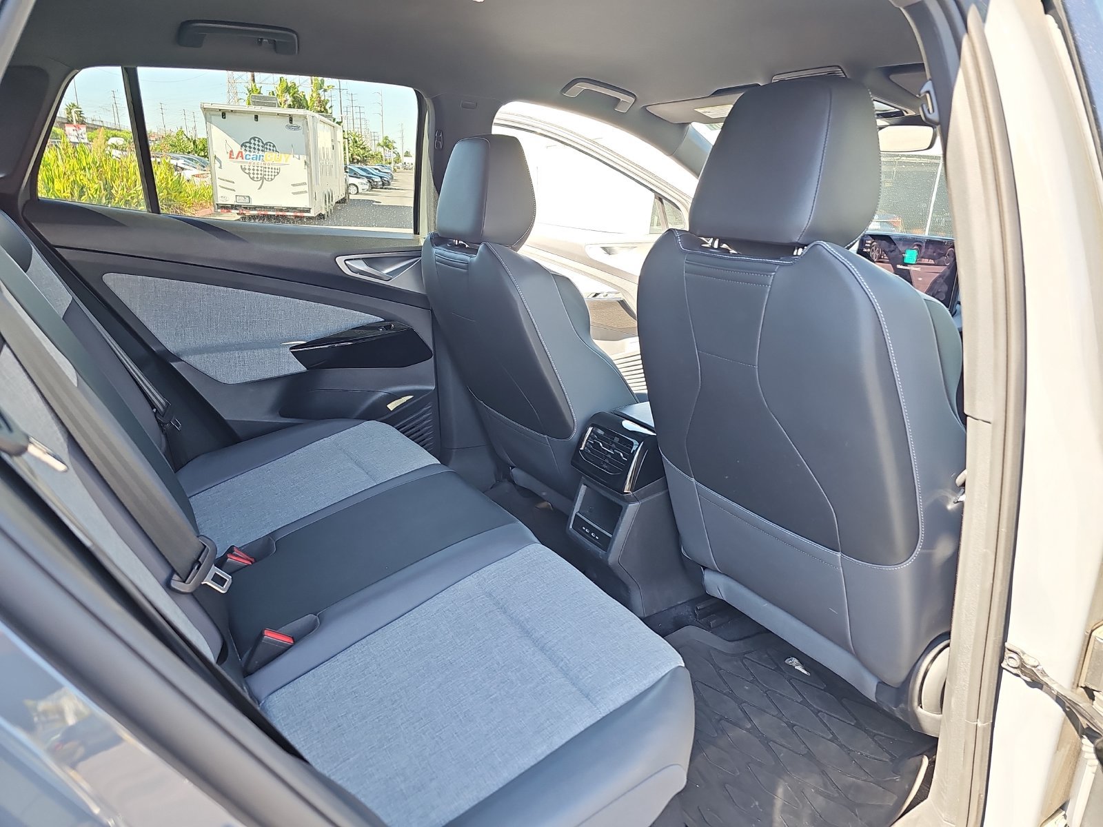 Used 2024 Volkswagen ID.4 2WD image 14