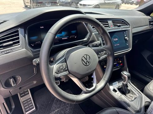 Certified 2023 Volkswagen Tiguan SE R-Line FWD image 9