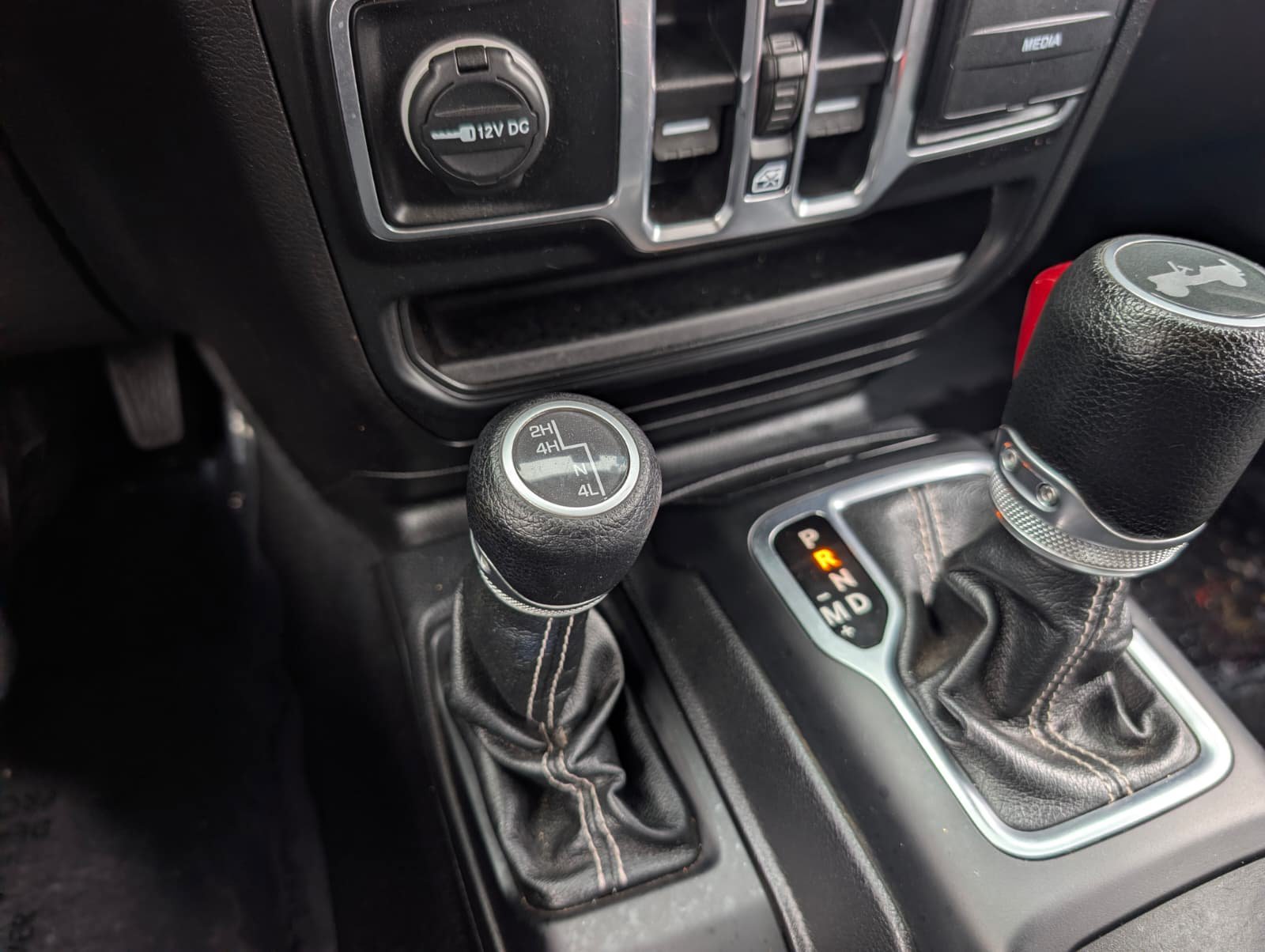 Used 2020 Jeep Wrangler Unlimited Sahara AWD/4WD image 19