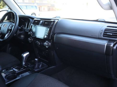 Used 2020 Toyota 4Runner TRD Off-Road AWD/4WD image 17