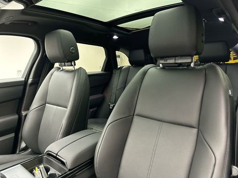 Certified 2025 Land Rover Range Rover Velar Dynamic SE image 15