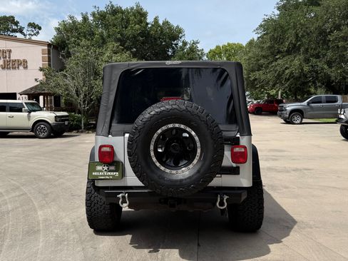 Used 2005 Jeep Wrangler Unlimited AWD/4WD image 10